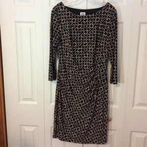 Anne Klein, size 10, black and gold chain design